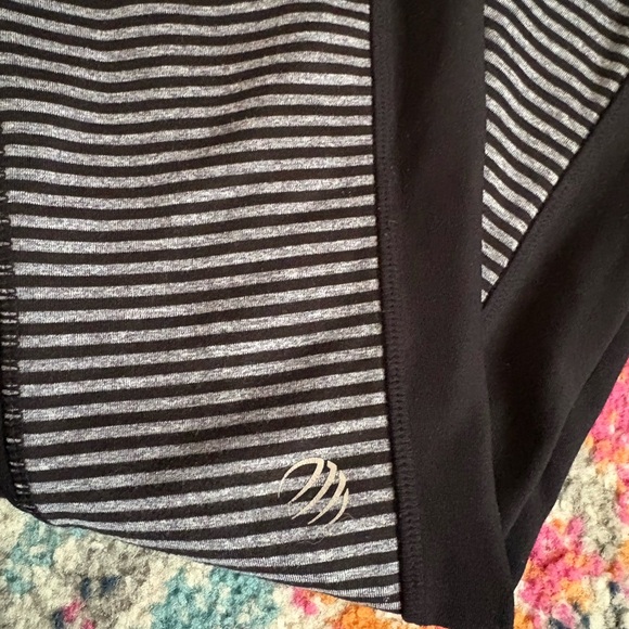 MPG Black and Gray Striped Leggings - Picture 2 of 4